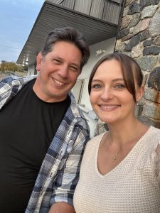 Justin and Jennine Morris outdoor pic